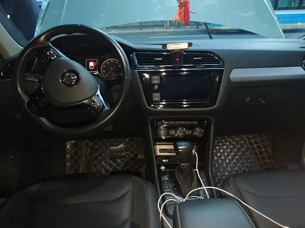 Volkswagen Tiguan L — миниатюра 5