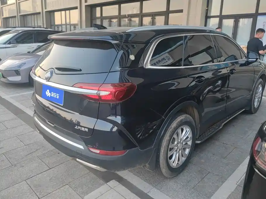Buick Enclave — миниатюра 3