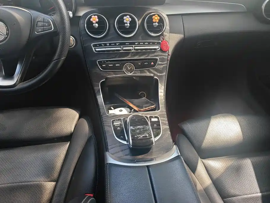 Mercedes-Benz C-Class — миниатюра 16
