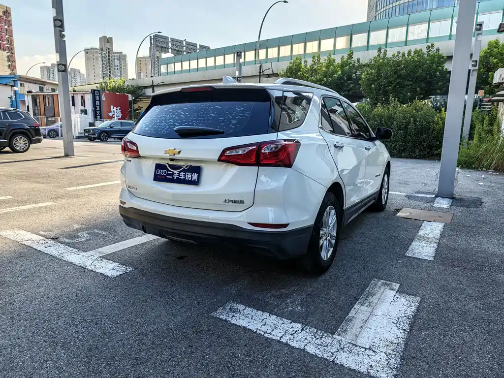 Chevrolet Equinox — миниатюра 5