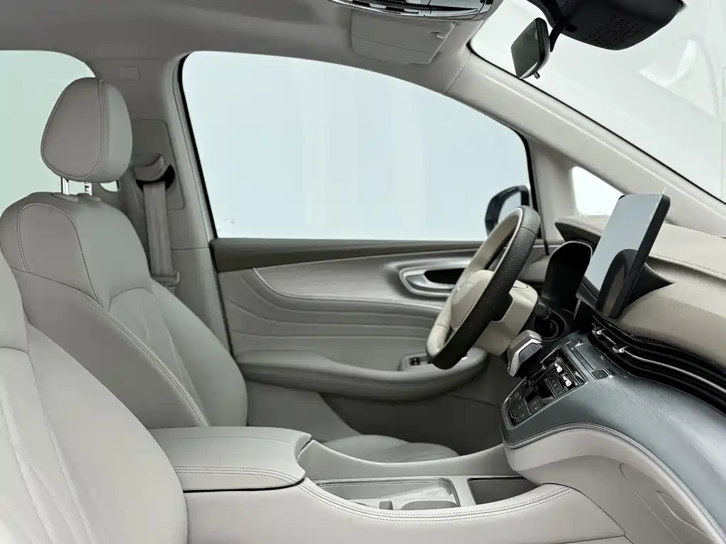 Roewe iMAX8 New Energy — миниатюра 20