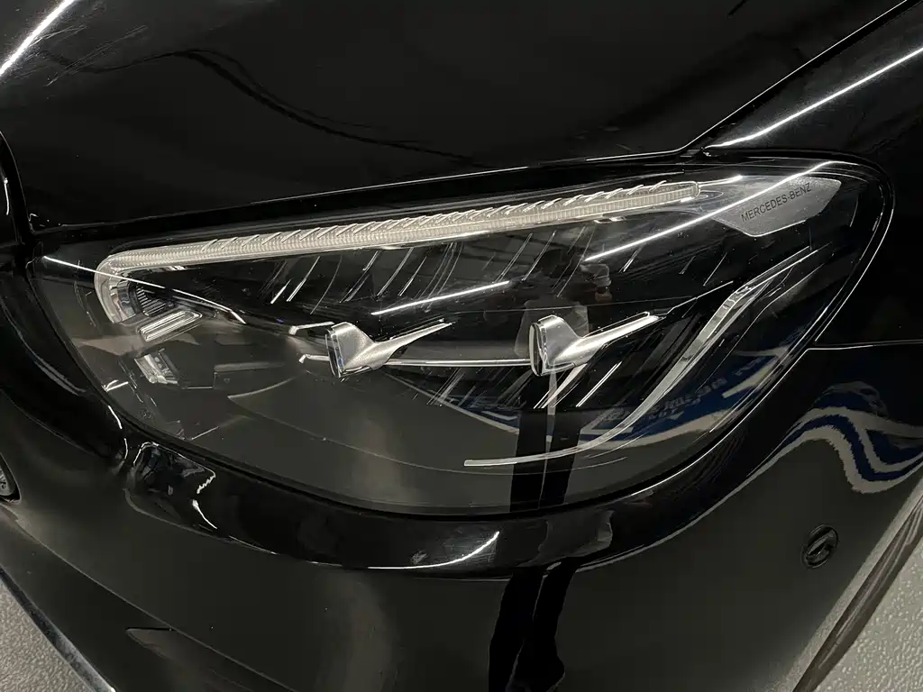Mercedes-Benz E-Class — миниатюра 11