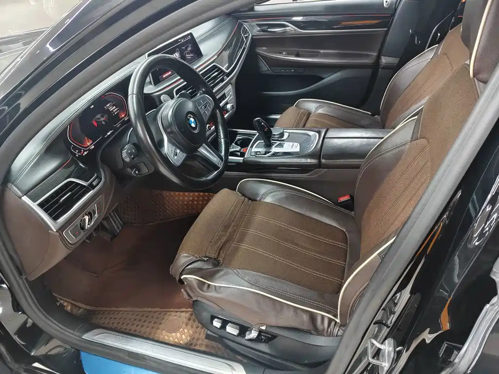 BMW 7 Series — миниатюра 6