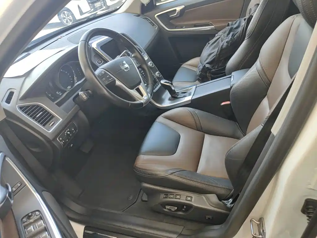 Volvo XC60 — миниатюра 15