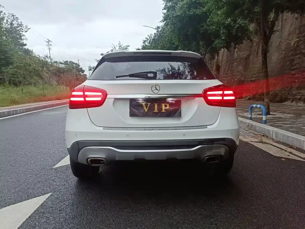 Mercedes-Benz GLA — миниатюра 8