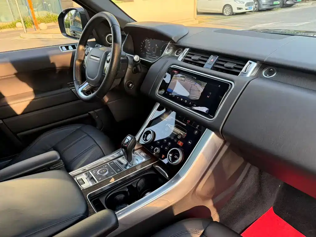 Land Rover Sport PHEV — миниатюра 8