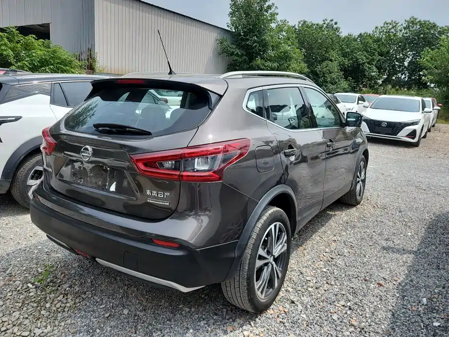 Nissan Qashqai — миниатюра 3
