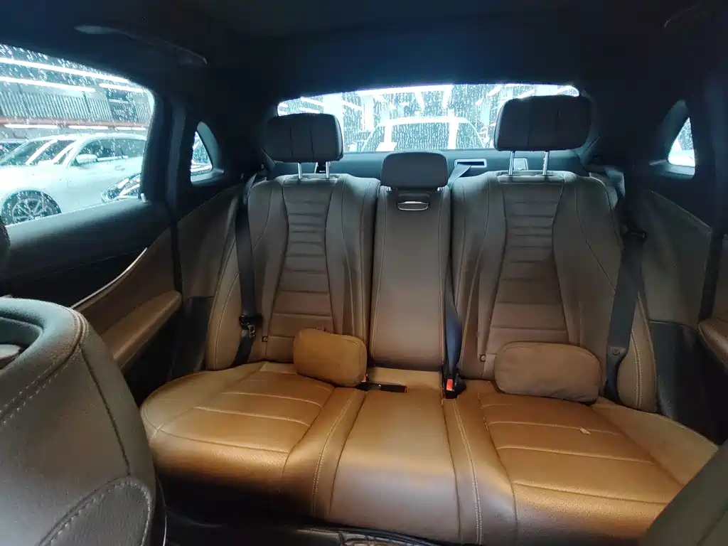 Mercedes-Benz E-Class — миниатюра 11