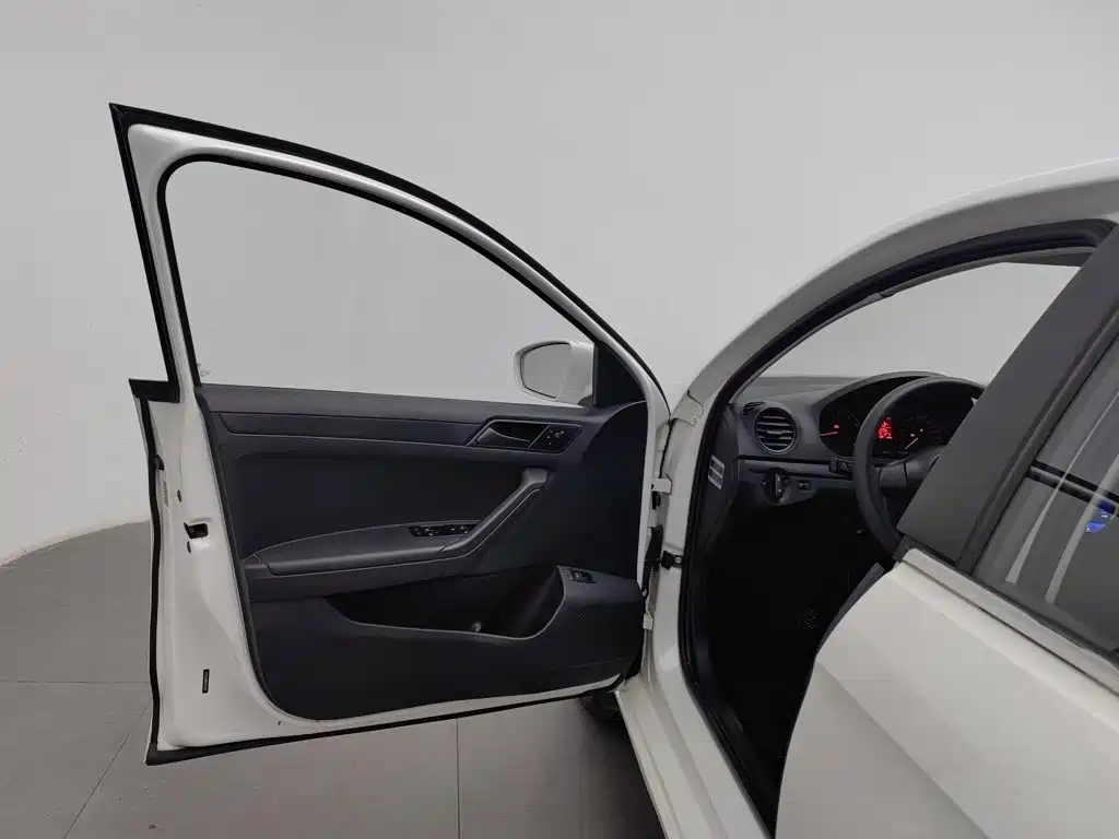 Volkswagen Jetta — миниатюра 8