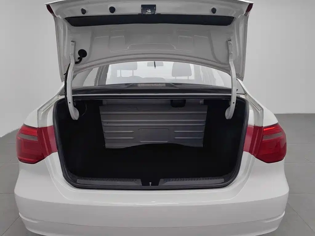 Volkswagen Jetta — миниатюра 16
