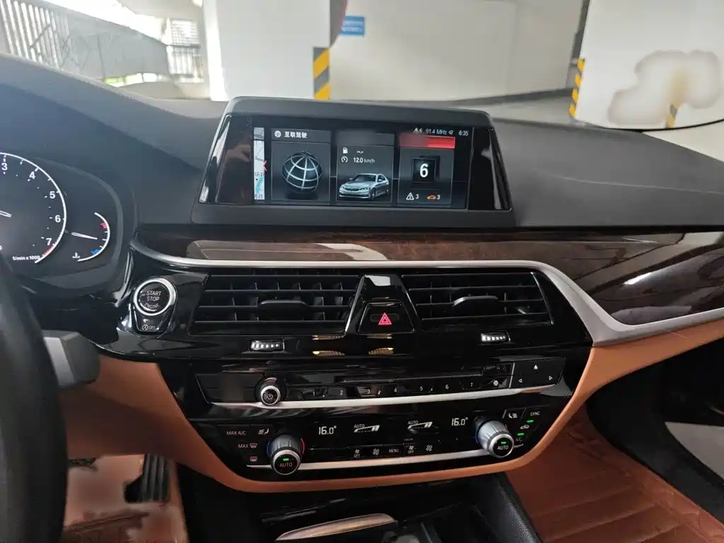 BMW 5 Series — миниатюра 6