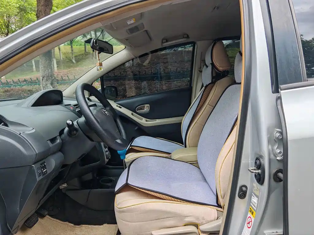 Toyota Yaris — миниатюра 5