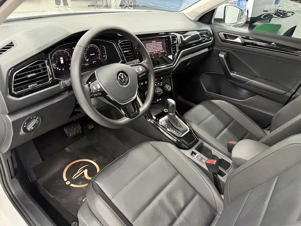 Volkswagen T-Roc — миниатюра 18