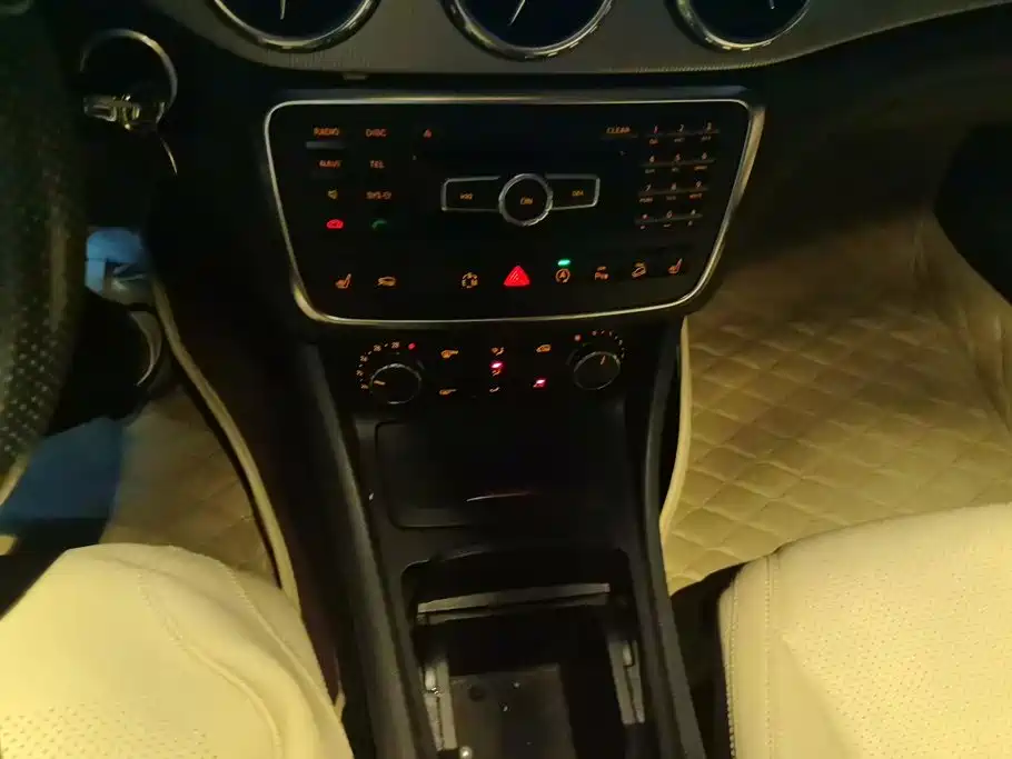 Mercedes-Benz GLA — миниатюра 16