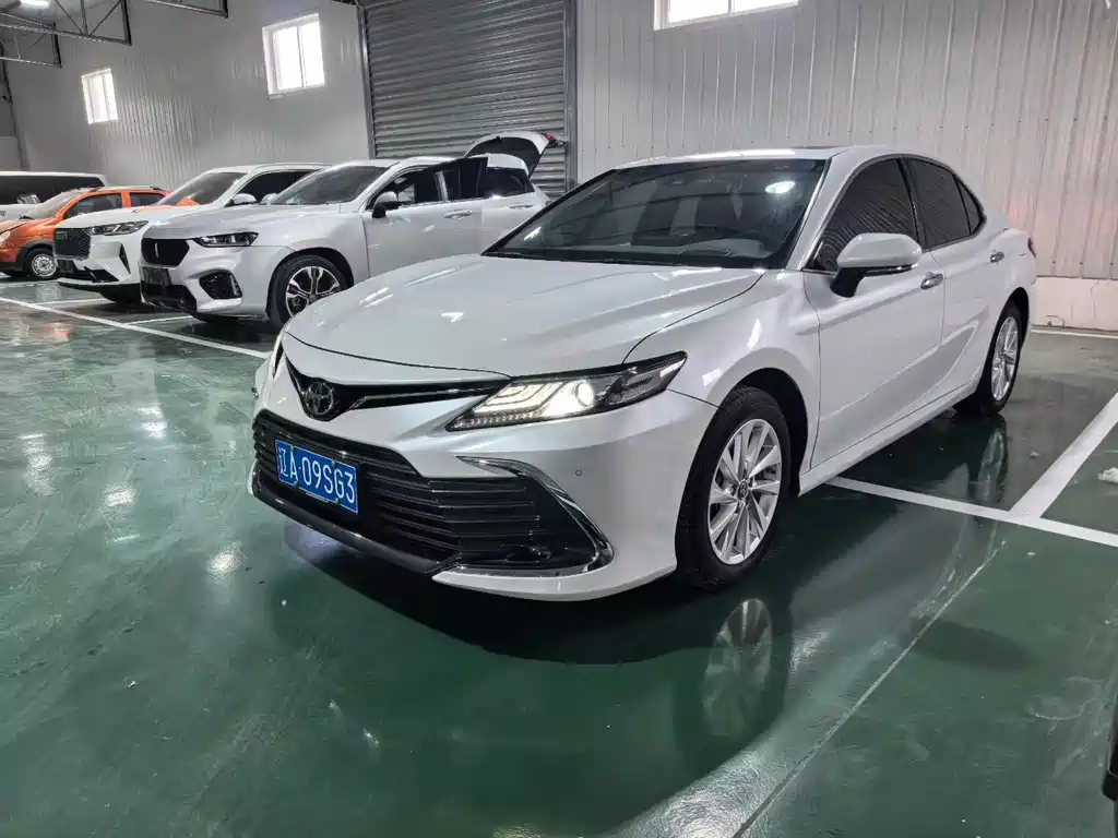 Toyota Camry 2023 2.0G Luxury