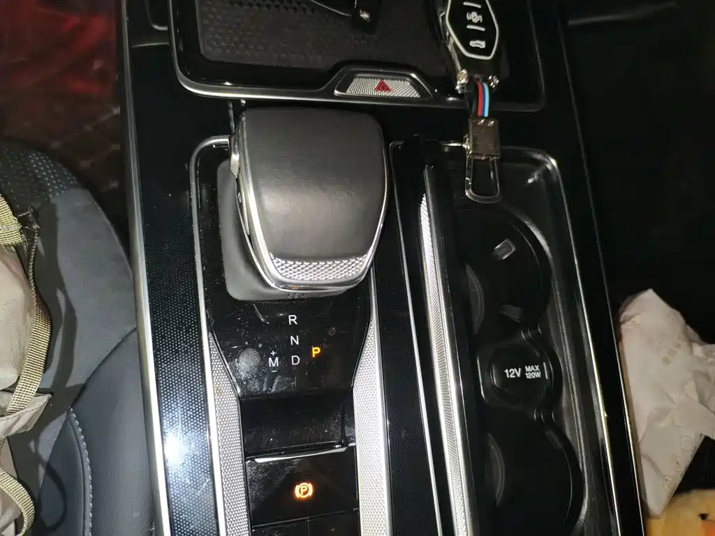Hongqi Hongqi HS5 — миниатюра 10