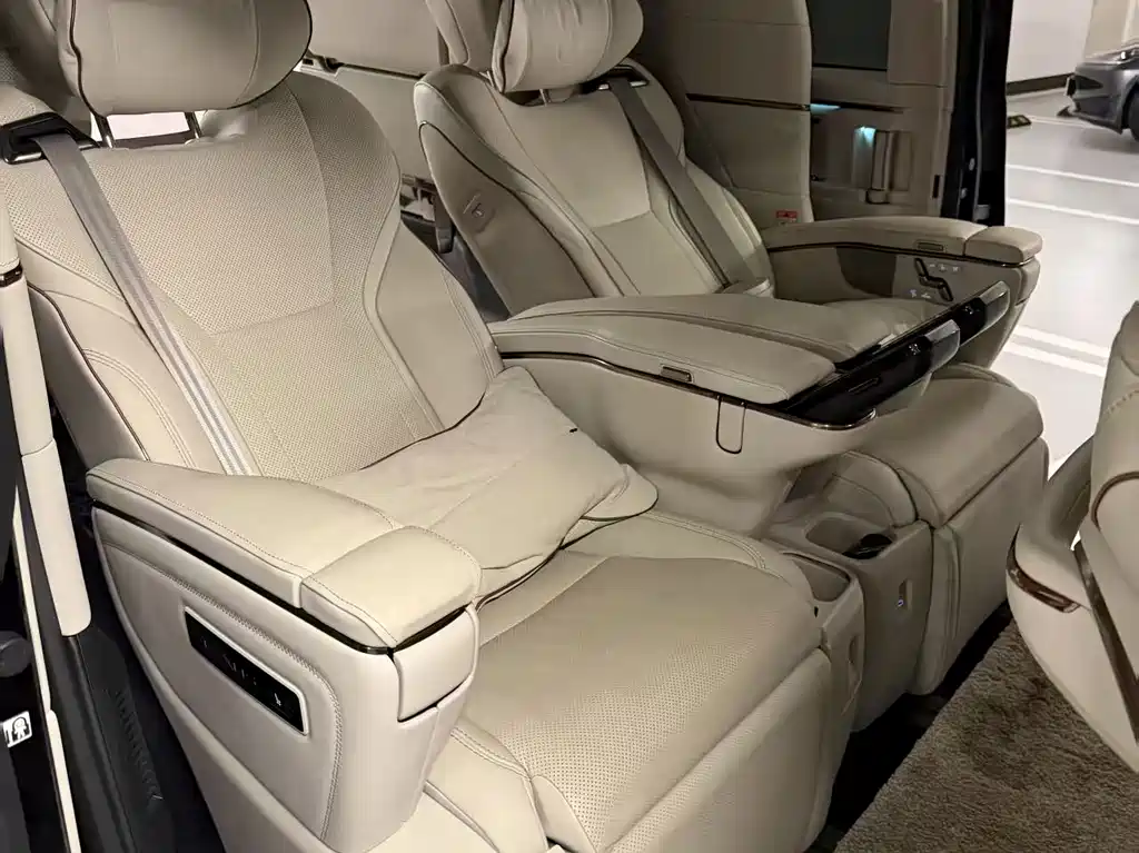 Lexus LM — миниатюра 12
