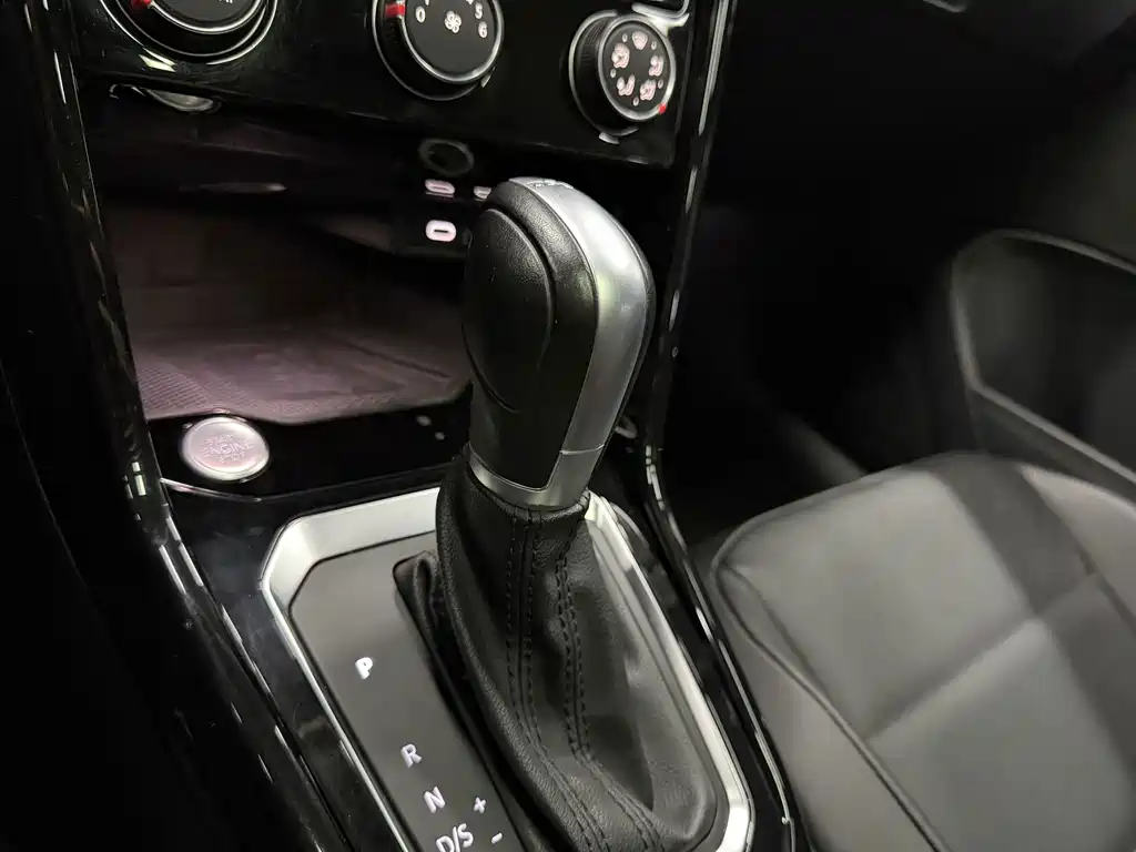 Volkswagen T-Roc — миниатюра 16