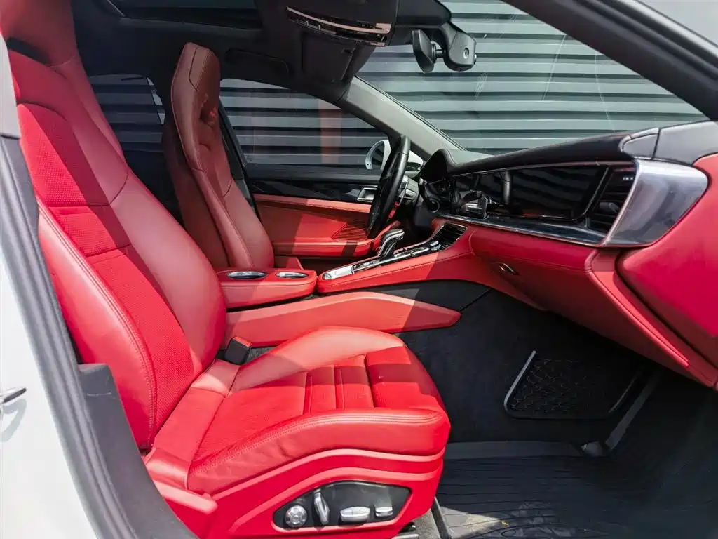 Porsche Panamera — миниатюра 6