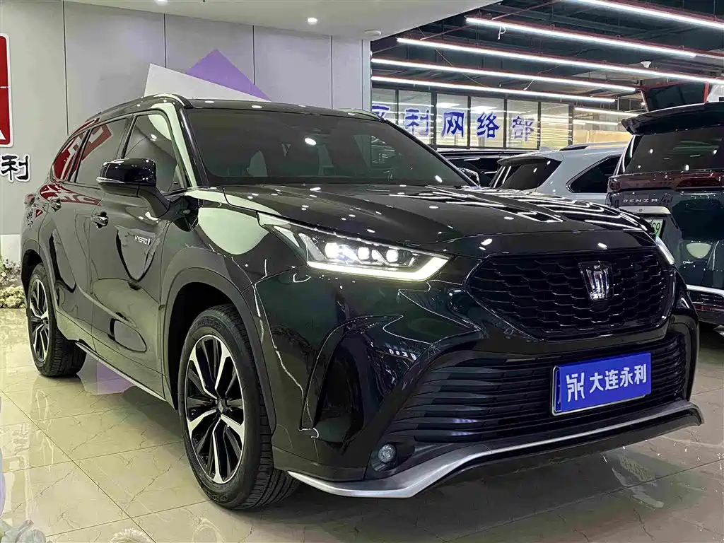 Toyota Crown Kluger — миниатюра 3
