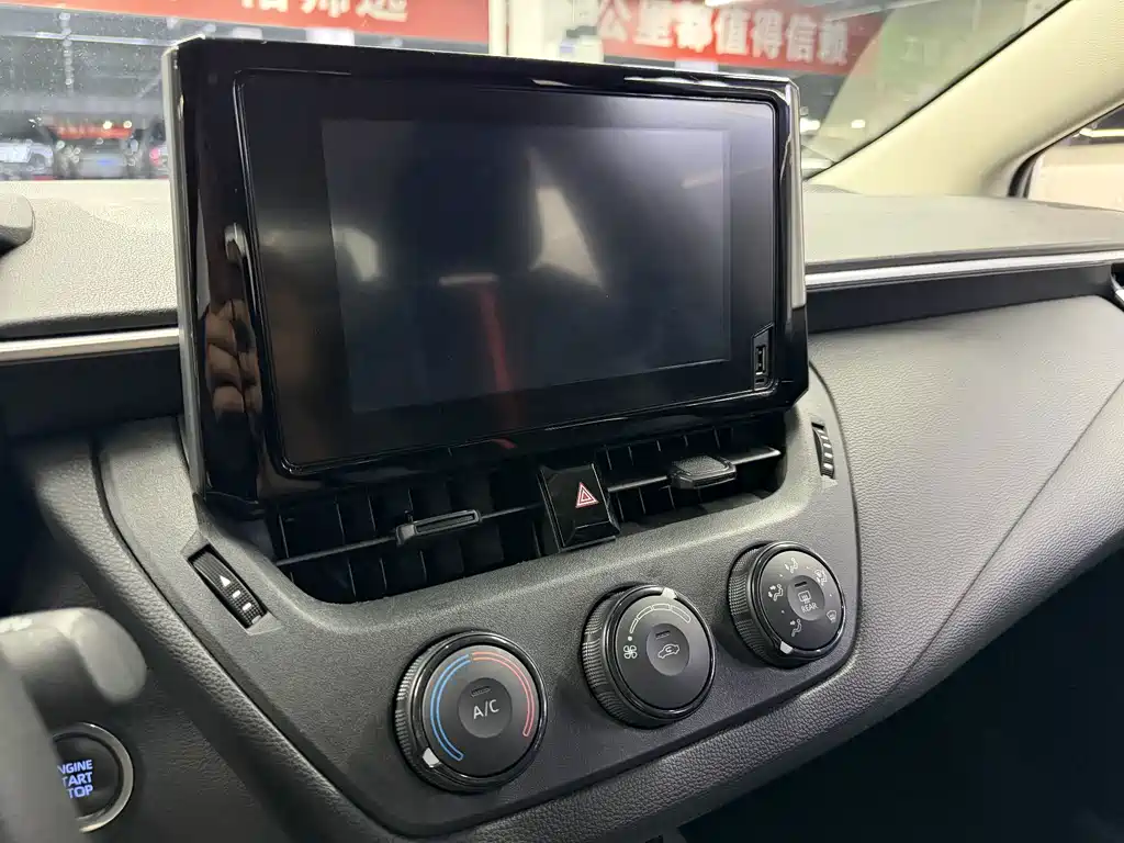 Toyota Corolla — миниатюра 13