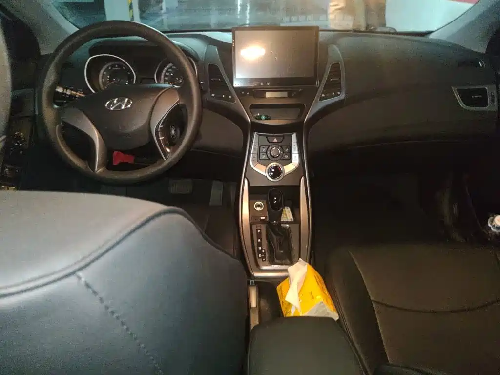 Hyundai Elantra Langdong — миниатюра 10