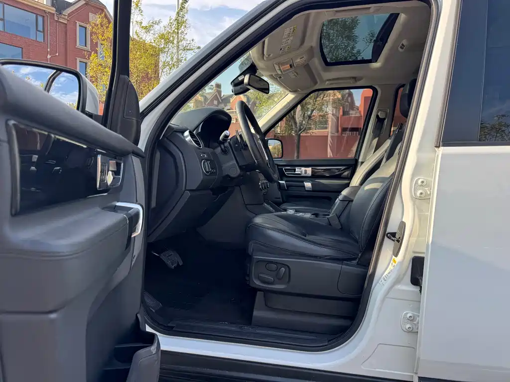 Land Rover Discovery — миниатюра 4