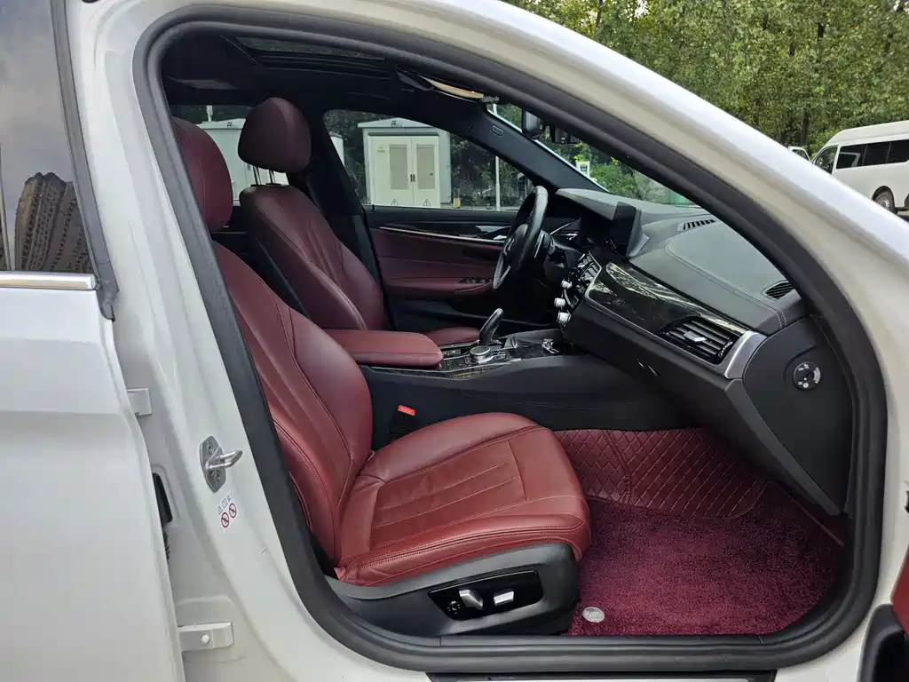 BMW 5 Series — миниатюра 16
