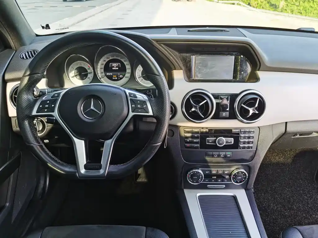 Mercedes-Benz GLK-Class — миниатюра 6
