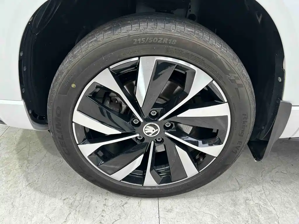 Skoda Karoq — миниатюра 25