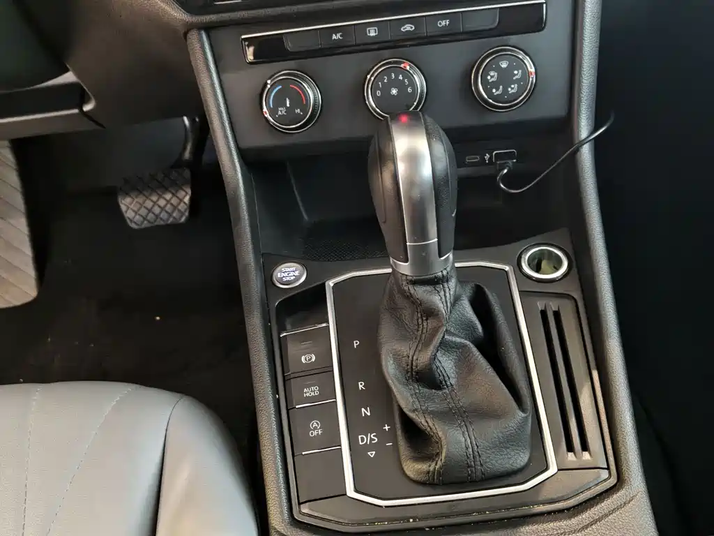 Volkswagen Lavida — миниатюра 6