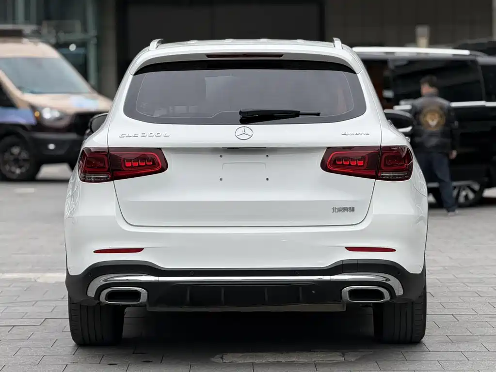 MERCEDES-BENZ GLC