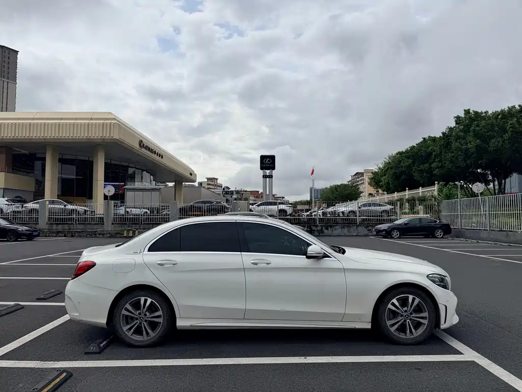 Mercedes-Benz C-Class — миниатюра 5