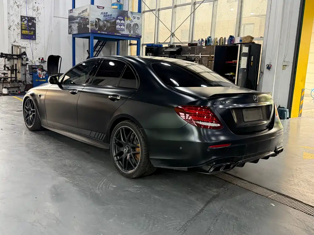 Mercedes-Benz E-Class AMG — миниатюра 2