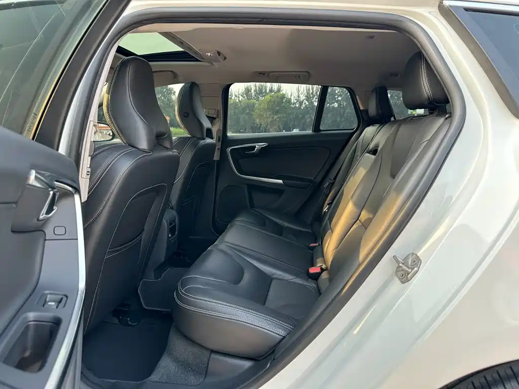 Volvo V60 — миниатюра 9