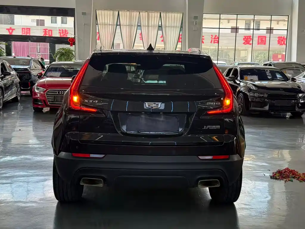 Cadillac XT4 2021 28T