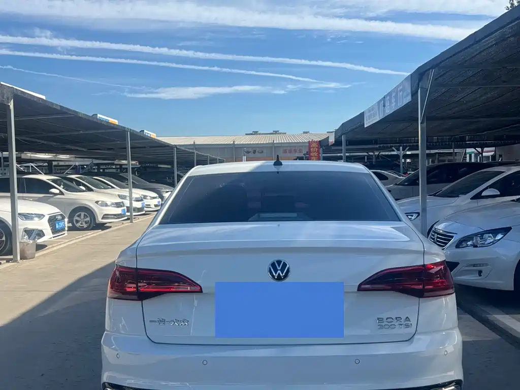 Volkswagen Bora 2024 300TSI DSG