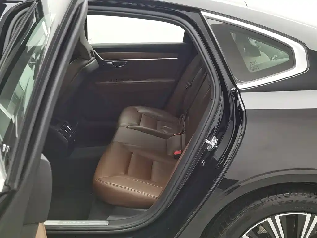 Volvo S90 — миниатюра 15