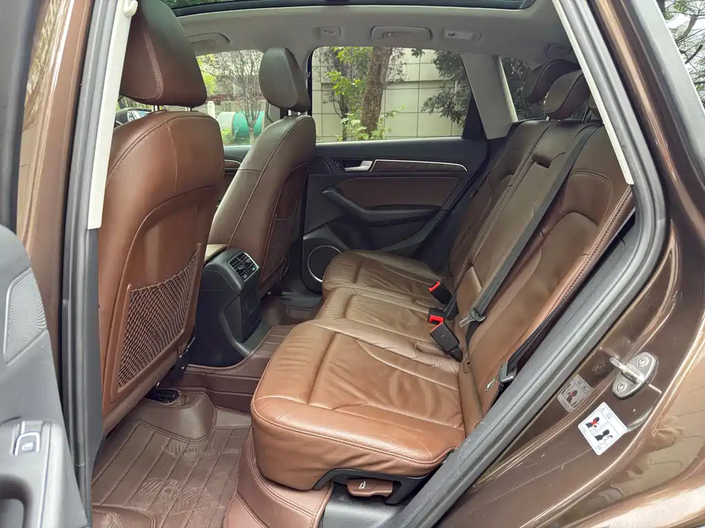 AUDI  Q5