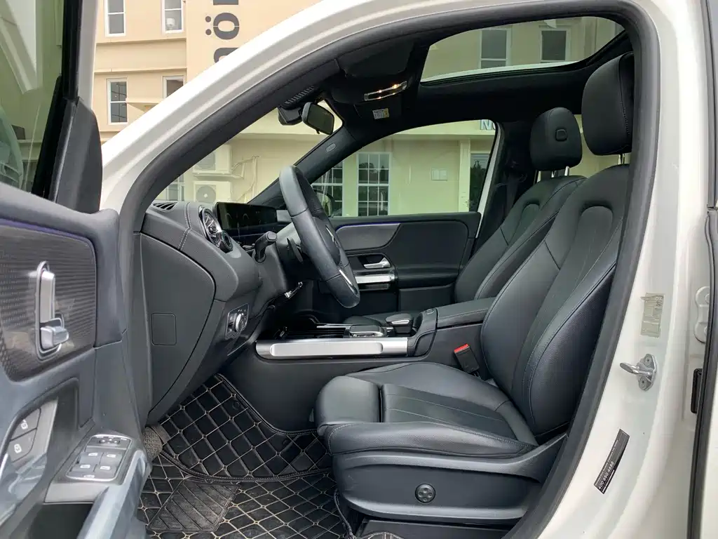 Mercedes-Benz GLB — миниатюра 14