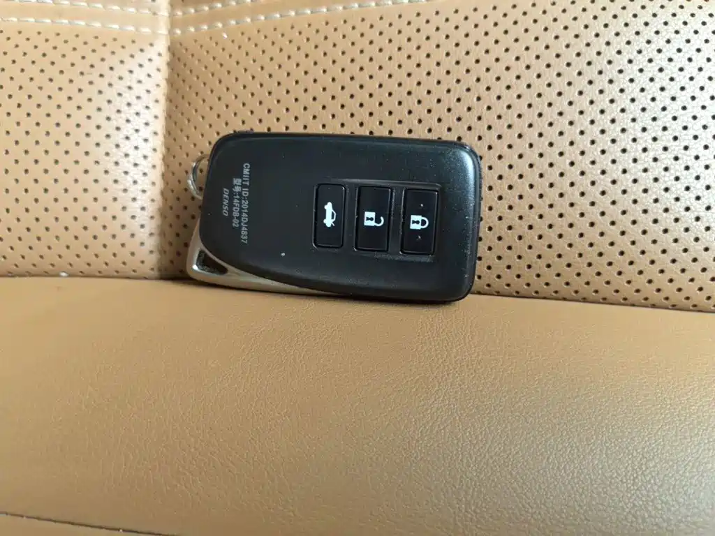 Lexus ES — миниатюра 12