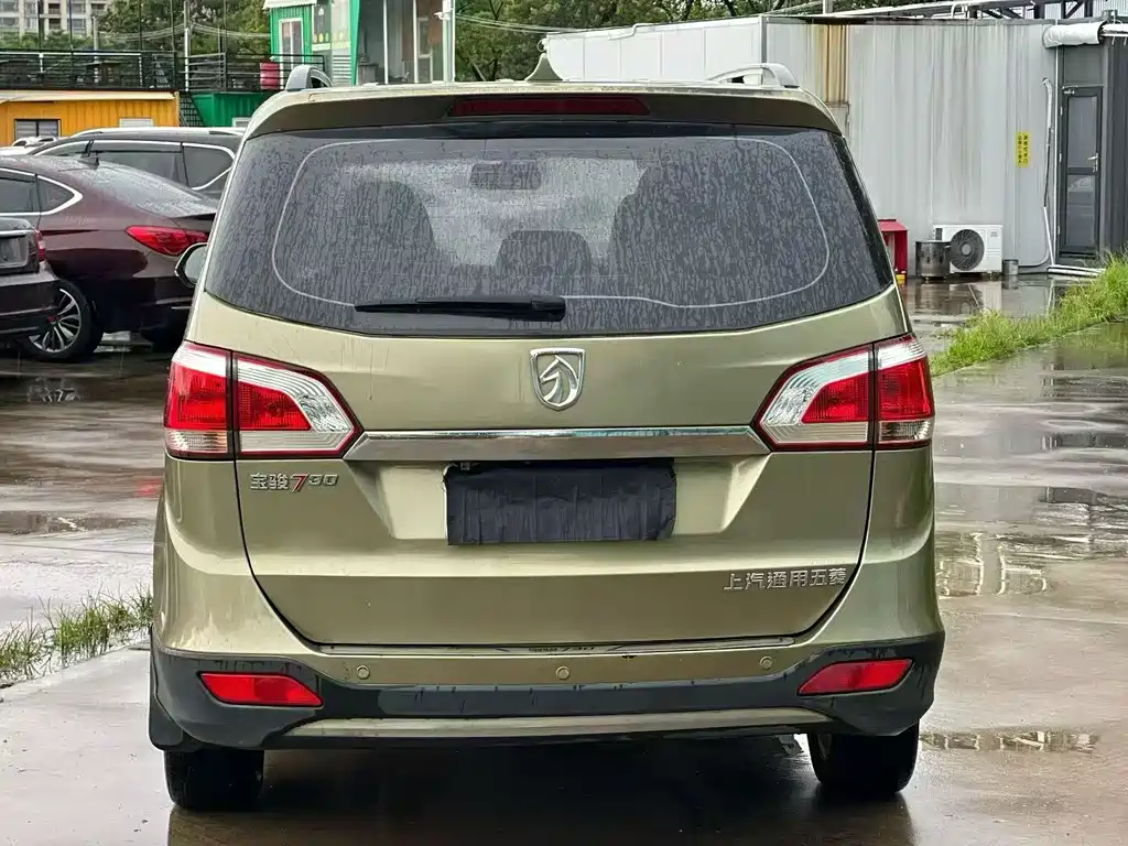 Baojun 730 2014 1.5L MT Comfort 7 мест