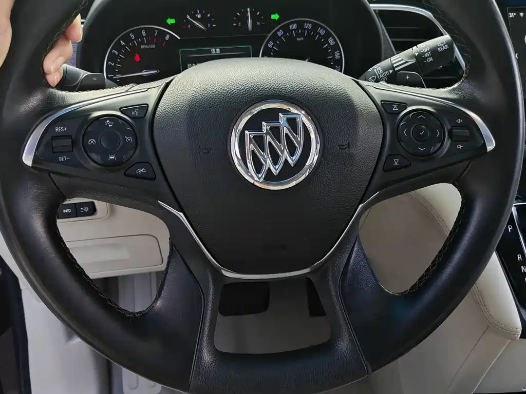 Buick GL8 — миниатюра 27