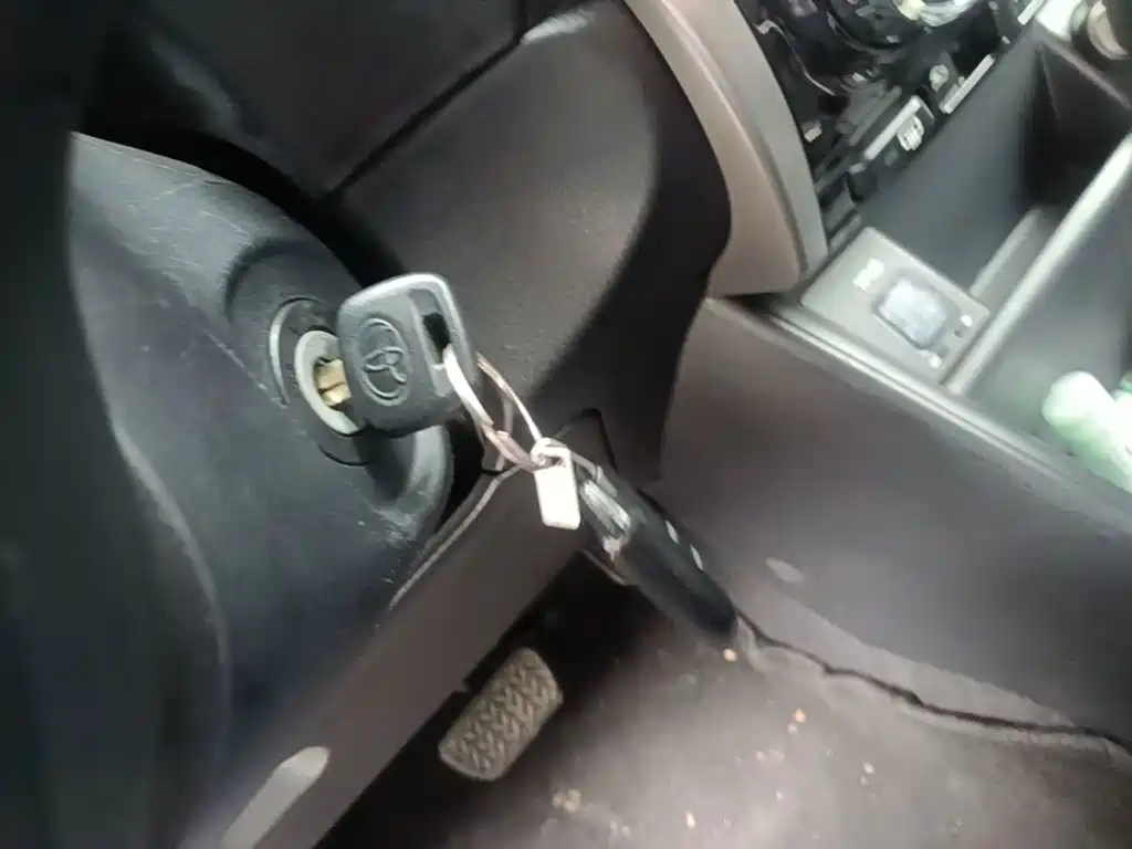 Toyota Yaris L - фото 17