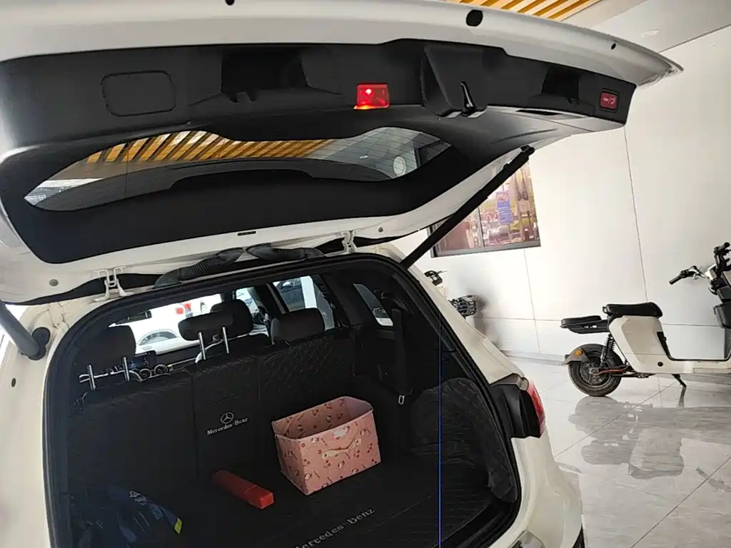 Mercedes-Benz GLB — миниатюра 19
