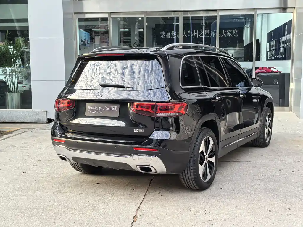 Mercedes-Benz GLB — миниатюра 11
