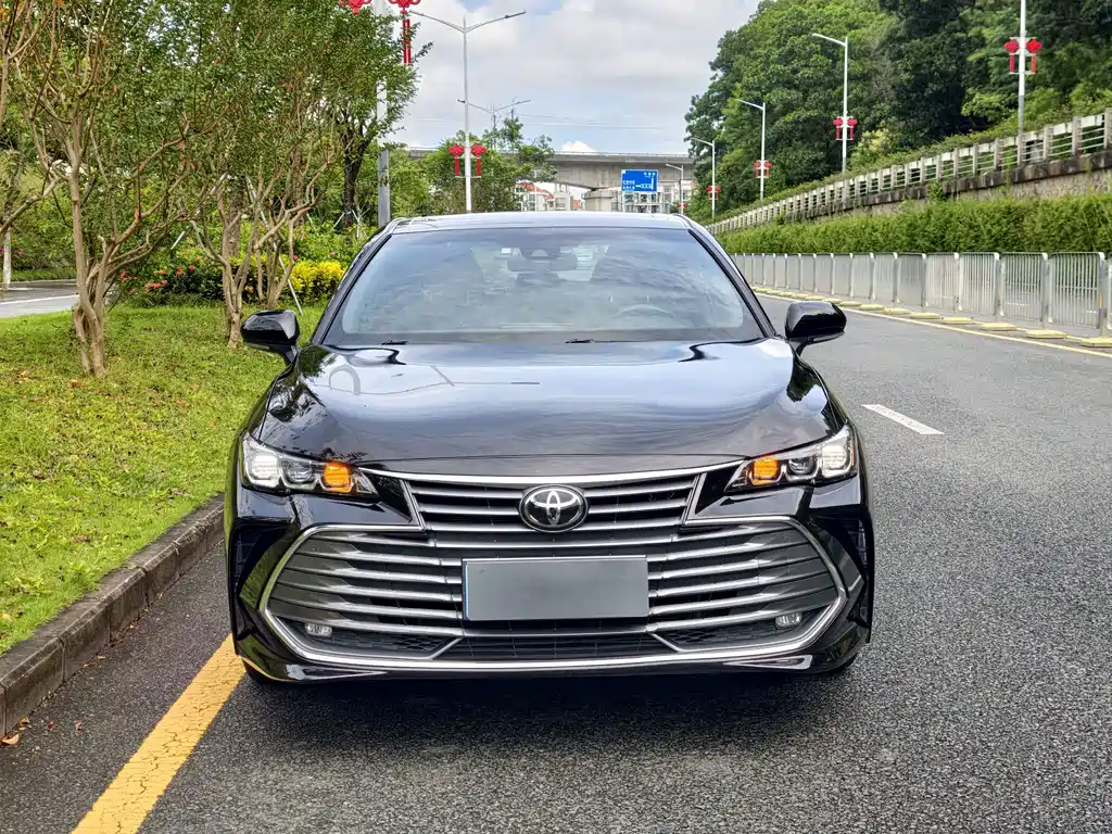 Toyota Avalon — миниатюра 2