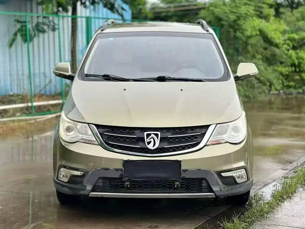Baojun 730 2014 1.5L MT Comfort 7 мест