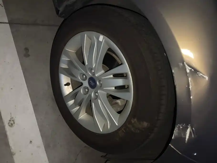 Ford Focus — миниатюра 6