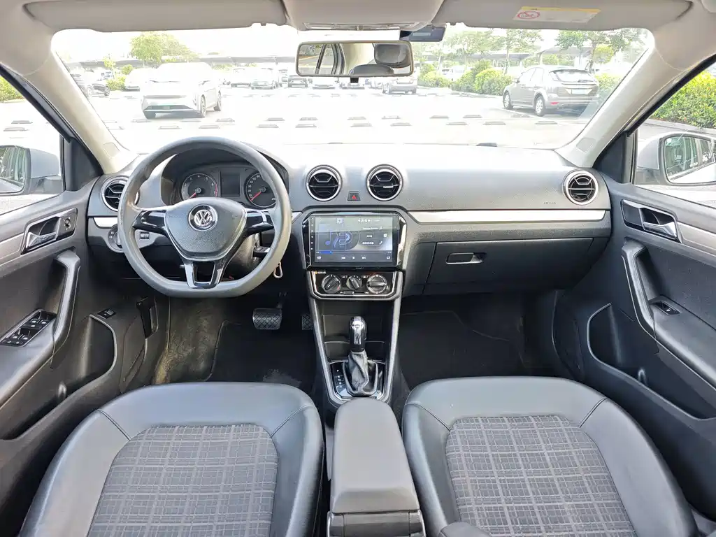 Volkswagen Jetta — миниатюра 10